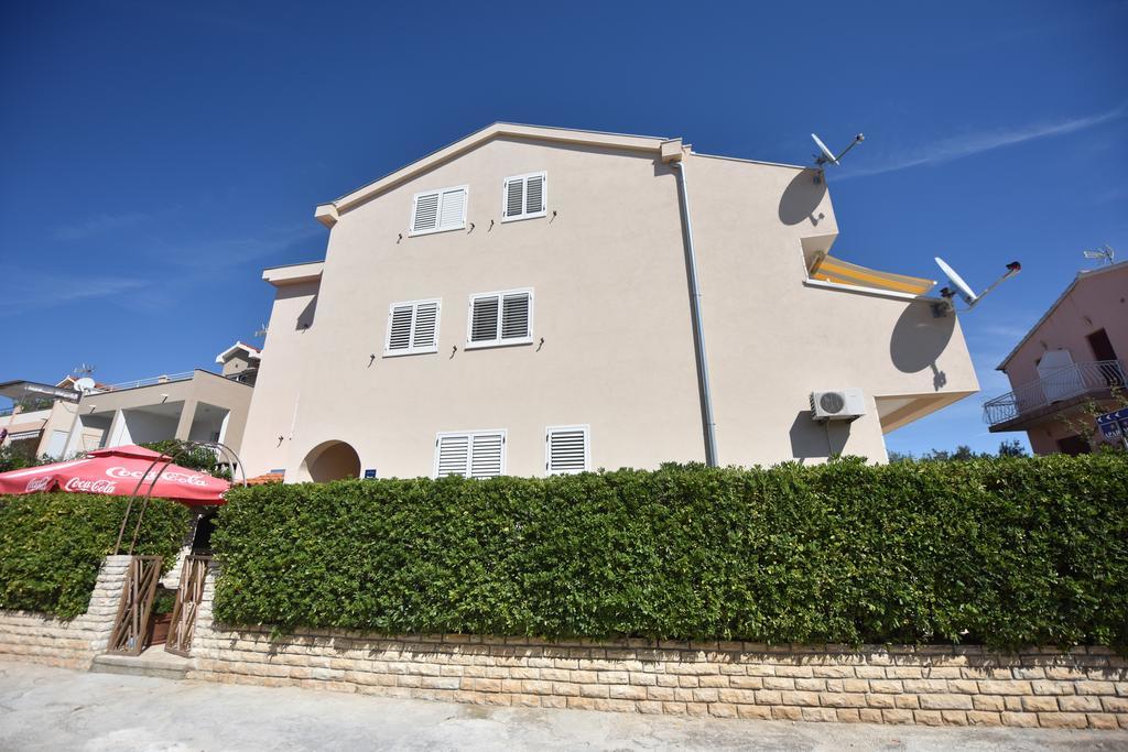 Apartments Pralija Zaboric Eksteriør bilde