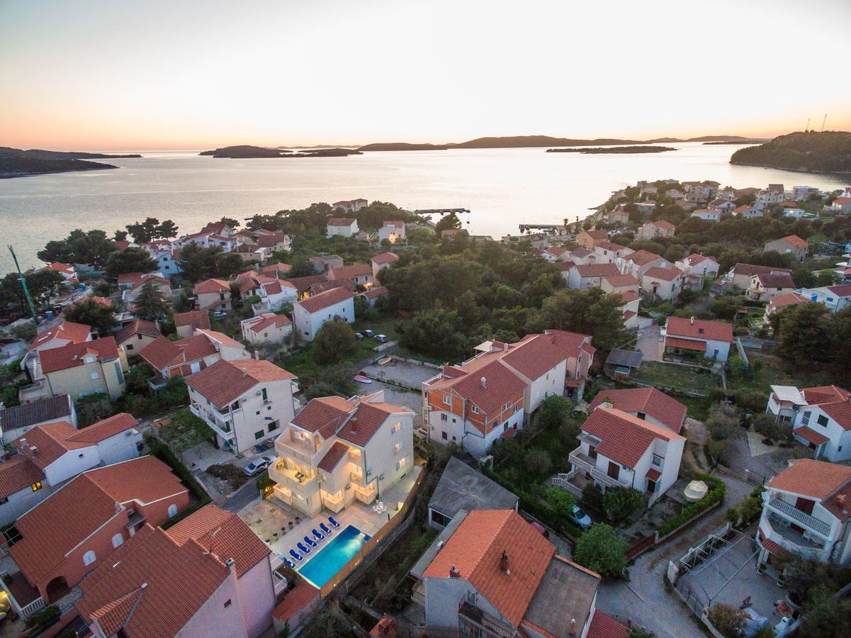 Apartments Pralija Zaboric Eksteriør bilde